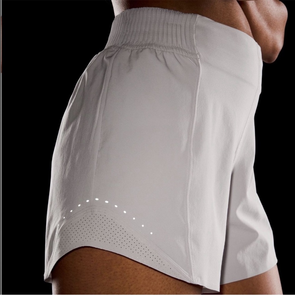 Lululemon hotty hot shorts** special edition***